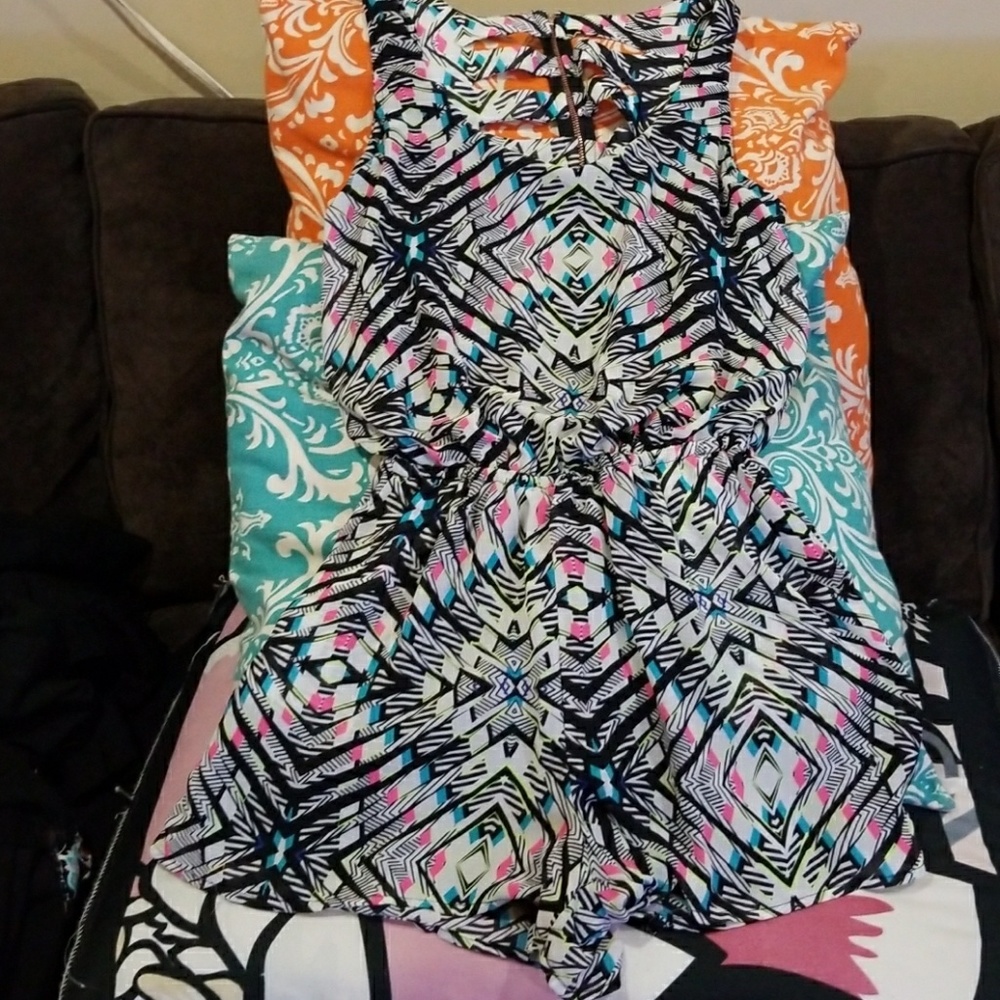 Cute Romper size Small